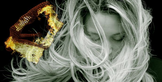 The Dual in the Crown: Story consciousness and locating the self